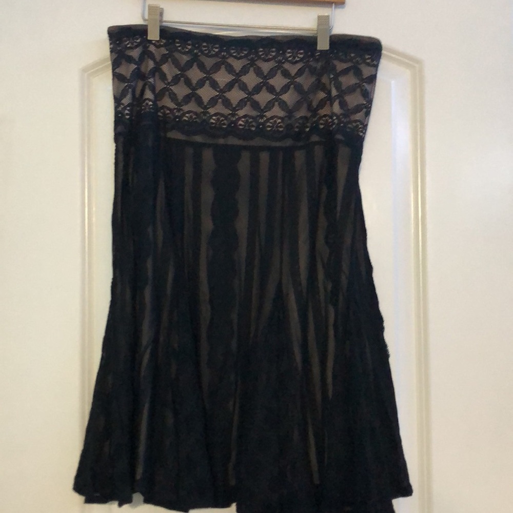 Used dress Barn Adorable black and tan skirt